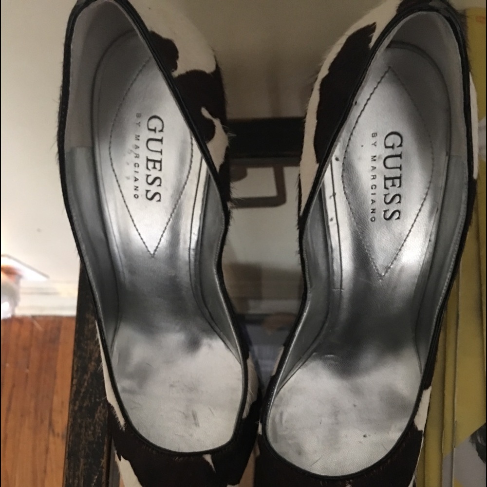 Women’s pumps 9.5 Guess by Marciano Cow hide brown